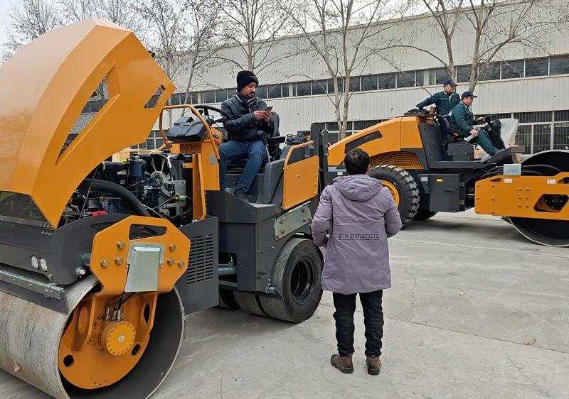 國外客戶來我廠參觀考察，并達(dá)成合作意向