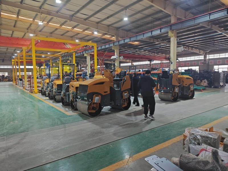 小型壓路機(jī)價格不能盲從，先把知識來學(xué)起！